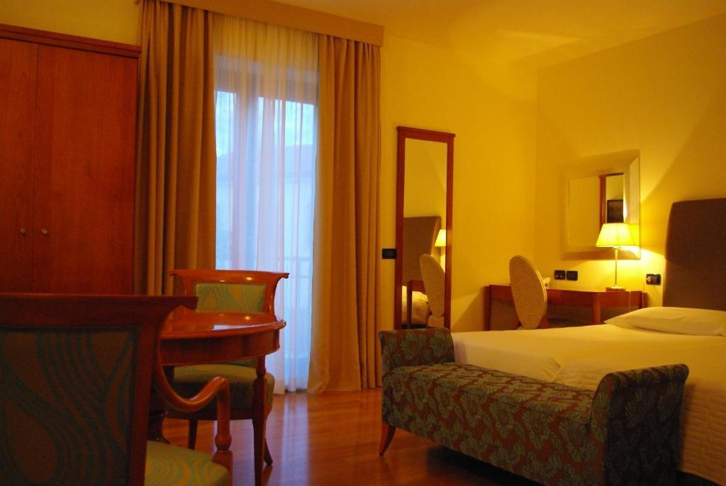 Dependance Lipa Hotel Basovizza Ruang foto